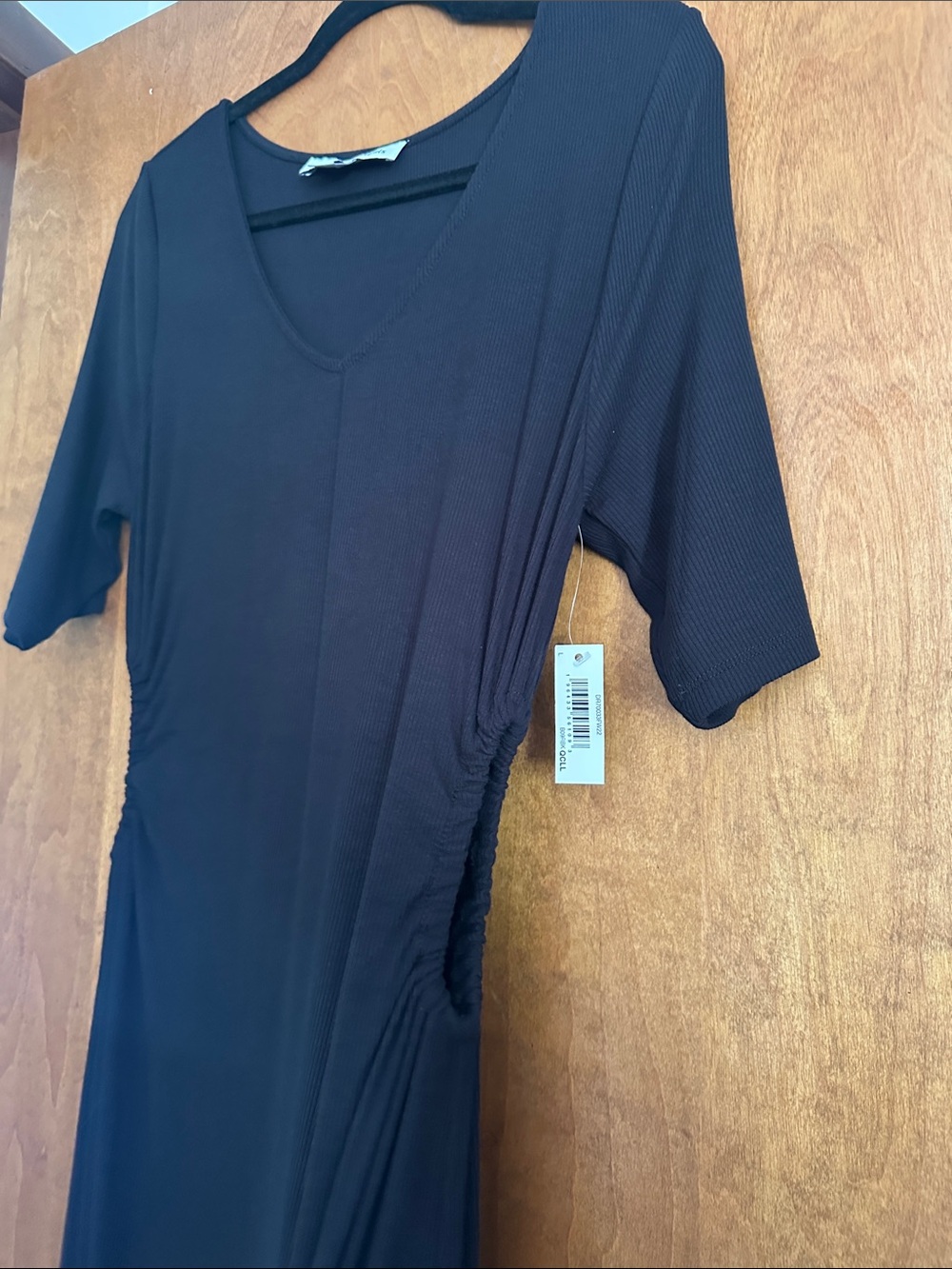 Amazon Essentials Black V-Neck Midi Dress with Side Cutouts - Picture 3 of 4